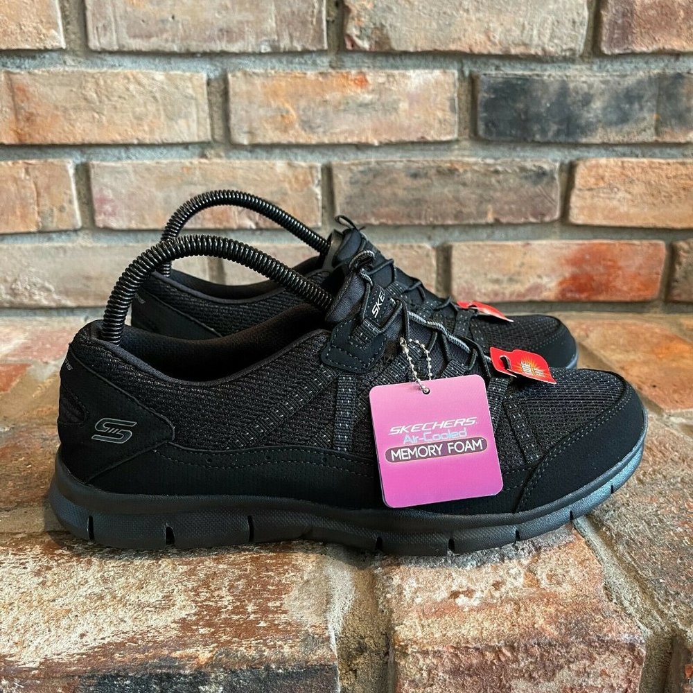 Skechers Womens Black Sneakers Shoes Sz 9.5 NEW WIDE WIDTH